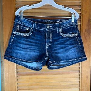 Miss Me Embroidered Denim Jean Shorts EUC Sz: 31